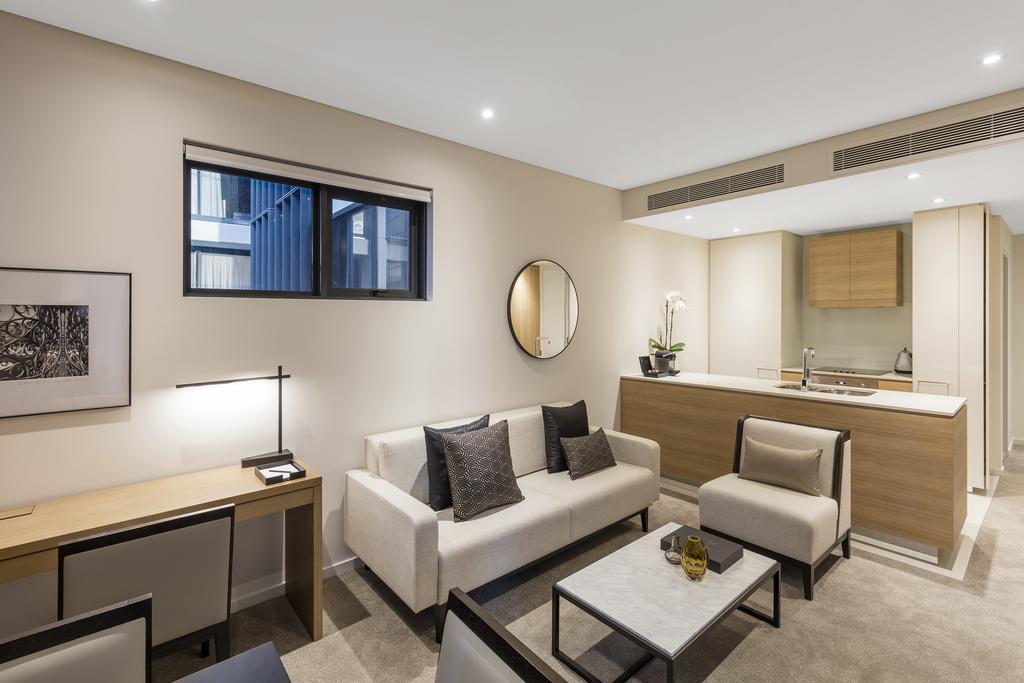 Skye Hotel Suites Parramatta Exterior foto A typical apartment at The Standard