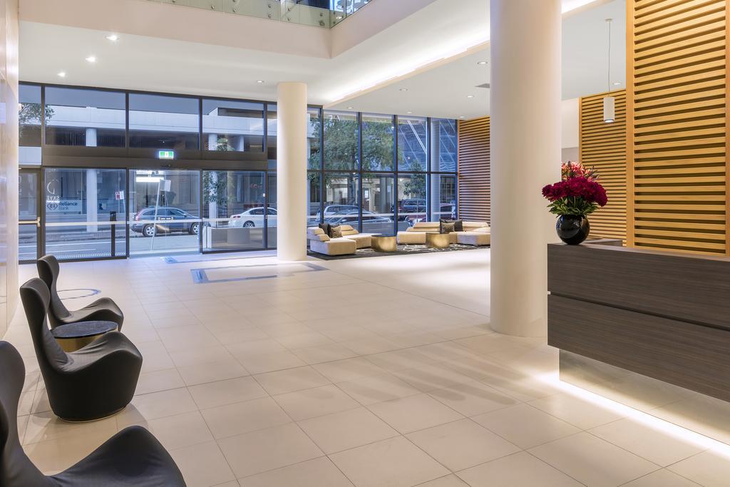Skye Hotel Suites Parramatta Exterior foto The lobby of the hotel